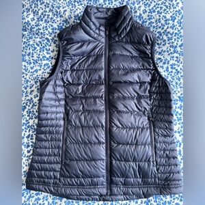Navy sleeveless puffer medium women Quince